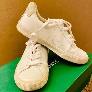 $75 OR BEST OFFER!! Veja Esplar Low-Top Sneakers